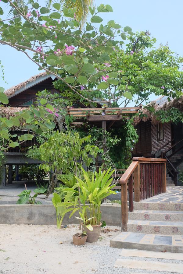 Panji Panji Tropical Wooden Home ปันไตเจอนัง ภายนอก รูปภาพ